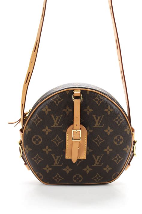 louis vuitton canteen bag|louis vuitton lv logo.